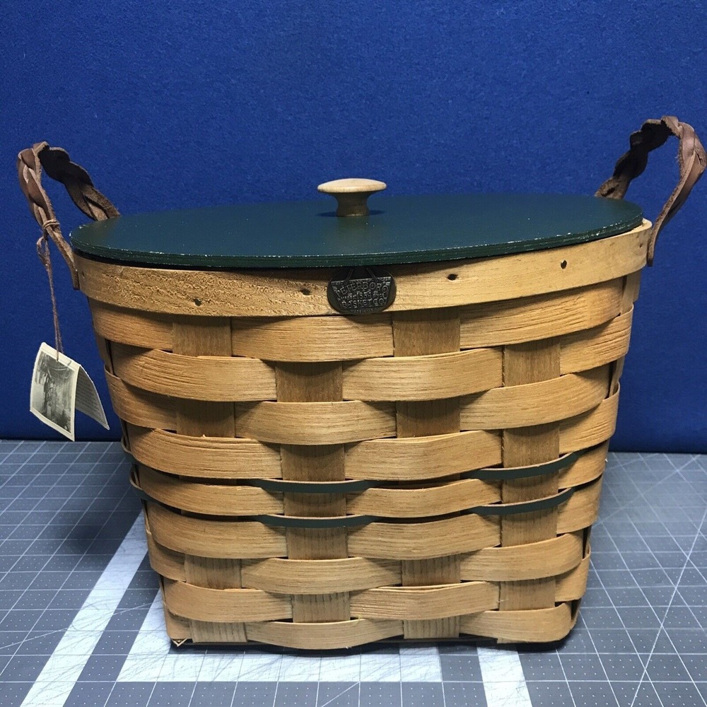 Peterboro Utility/Laundry Basket Large 15" x 10" Tall Green Stripe Lid Handles
